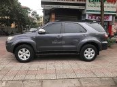 Cần bán xe Toyota Fortuner năm 2010, màu xám số tự động