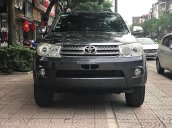 Cần bán xe Toyota Fortuner năm 2010, màu xám số tự động