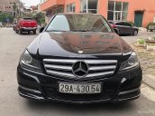 Cần bán Mercedes C200 năm sản xuất 2011, màu đen giá cạnh tranh