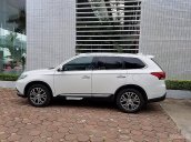 Cần bán Mitsubishi Outlander 2.0 CVT Premium đời 2018, màu trắng, giá tốt