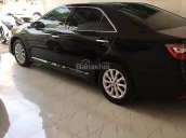 Bán Toyota Camry 2.0E năm 2015, màu đen như mới