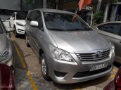 Bán Toyota Innova sản xuất 2014, màu bạc số sàn