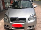 Cần bán gấp Daewoo Gentra SX 1.5 MT 2011, màu bạc xe gia đình