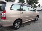 Xe Toyota Innova E đời 2015, màu vàng như mới