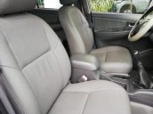 Bán Toyota Innova E năm sản xuất 2013, màu vàng số sàn, giá 535tr