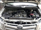 Bán Toyota Innova 2.0E năm sản xuất 2015, màu bạc, giá 565 triệu