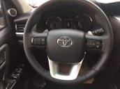 Bán Toyota Fortuner sản xuất 2018, màu trắng, nhập khẩu nguyên chiếc