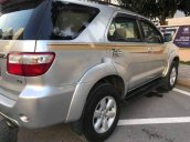 Cần bán xe Toyota Fortuner G sản xuất 2010, màu bạc, giá 605tr