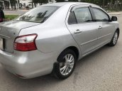 Cần bán Toyota Vios E 2011, màu bạc số sàn giá cạnh tranh