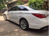 Bán xe Hyundai Sonata sản xuất 2010, màu trắng, 565 triệu