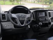 Cần bán Hyundai Solati 2.5 2018, màu bạc