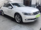 Tôi cần bán xe nhà chạy Passat blue motion 1.8 Turbo đời mới, màu trắng Ngọc Trinh, nhập khẩu, số tự động, đi 30.000km