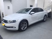 Tôi cần bán xe nhà chạy Passat blue motion 1.8 Turbo đời mới, màu trắng Ngọc Trinh, nhập khẩu, số tự động, đi 30.000km