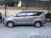 Bán Toyota Innova E 2016 form 2017, số sàn mới đi 52.000km, xe cực đẹp, hỗ trợ trả góp