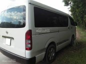 Cần bán Toyota Hiace 2010, số sàn máy dầu, màu trắng ngọc trinh