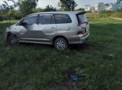 Bán Toyota Innova năm sản xuất 2014, màu bạc, giá tốt