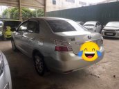 Cần bán gấp Toyota Vios đời 2011, màu bạc