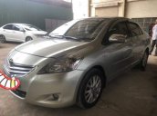 Cần bán gấp Toyota Vios đời 2011, màu bạc