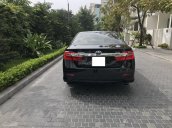 Cần bán xe Toyota Camry 2.0E đời 2015, màu đen