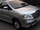 Cần bán Toyota Innova 2.0E đời 2014, màu bạc