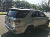 Cần bán gấp Toyota Fortuner năm sản xuất 2015, màu bạc