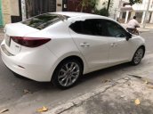 Cần bán xe Mazda 3 2.0AT 2016, màu trắng, giá 655tr