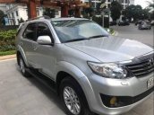 Bán Toyota Fortuner V AT 4x4 2015, màu bạc như mới, 765tr