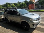 Cần bán gấp Toyota Fortuner năm sản xuất 2015, màu bạc