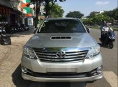 Cần bán gấp Toyota Fortuner năm sản xuất 2015, màu bạc