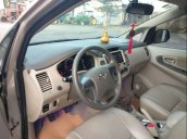 Gia đình bán Toyota Innova đời 2016, màu vàng cát