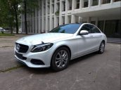 Cần bán lại xe Mercedes C200 2015, màu trắng