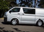 Bán Toyota Hiace sản xuất năm 2016, màu bạc, xe nhập