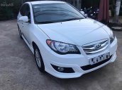 Bán Hyundai Avante sản xuất 2012, màu trắng, nhập khẩu nguyên chiếc xe gia đình