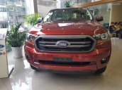 Bán xe Ford Ranger XLS AT đời 2018, màu đỏ, nhập khẩu nguyên chiếc Thái Lan, trả góp 90% xe giao ngay - 084.627.9999