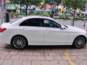 Bán xe Mercedes C300 AMG sản xuất 2018, màu trắng