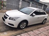 Cần bán xe Chevrolet Cruze 2015 màu trắng ngọc trai