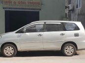 Cần bán lại xe Toyota Innova G sản xuất năm 2011, màu bạc, giá tốt