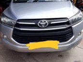 Bán Toyota Innova năm sản xuất 2017, màu bạc