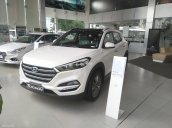 Bán ô tô Hyundai Tucson 2.0 đặc biệt năm 2018, màu trắng, giá chỉ 835 triệu