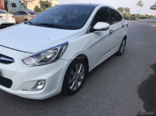 Cần bán xe Hyundai Accent năm 2012 màu trắng, giá chỉ 375 triệu