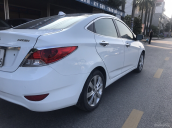 Cần bán xe Hyundai Accent năm 2012 màu trắng, giá chỉ 375 triệu