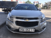 Cần bán lại xe Chevrolet Cruze sản xuất 2017, màu bạc, giá tốt