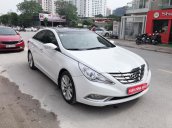 Cần bán xe Hyundai Sonata năm 2011, màu trắng, nhập khẩu nguyên chiếc, 568 triệu