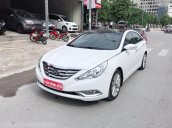 Cần bán xe Hyundai Sonata năm 2011, màu trắng, nhập khẩu nguyên chiếc, 568 triệu