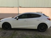 Cần bán gấp Mazda 3 2016, màu trắng