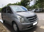 Cần bán lại xe Hyundai Grand Starex đời 2011, màu bạc, nhập khẩu nguyên chiếc chính chủ, giá tốt