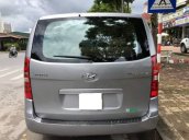 Cần bán lại xe Hyundai Grand Starex đời 2011, màu bạc, nhập khẩu nguyên chiếc chính chủ, giá tốt