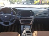 Bán Hyundai Sonata 2.0AT 2015 nhập Hàn Quốc màu đen, nội thất da bò mới, lăn bánh 23.000km