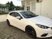 Cần bán gấp Mazda 3 2016, màu trắng