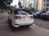 Cần bán Toyota Fortuner 2015, màu trắng xe gia đình giá cạnh tranh